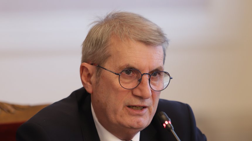 Медицинската федерация "Подкрепа" иска оставката на Хинков - какви са аргументите?