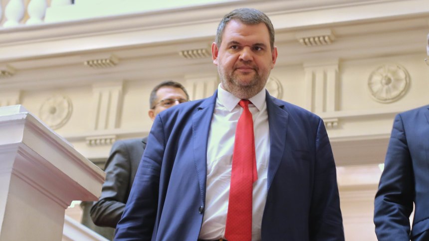 Пеевски: "Лукойл" ще ни плати 500 млн. ДДС. Ако не се случи, ще отнемем дерогацията