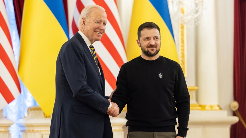 Байдън изненадващо пристигна в Киев за среща със Зеленски