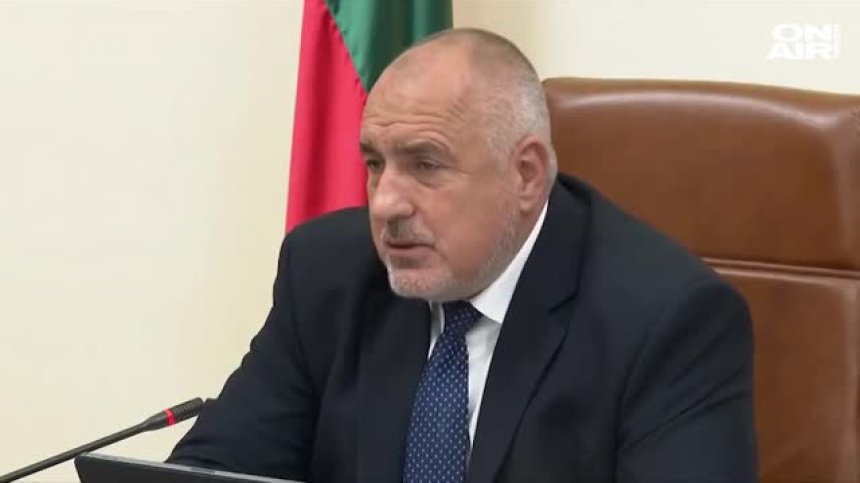 Кабинетът с нова порция финансова помощ за ученици, пенсионери и музиканти (ОБЗОР)