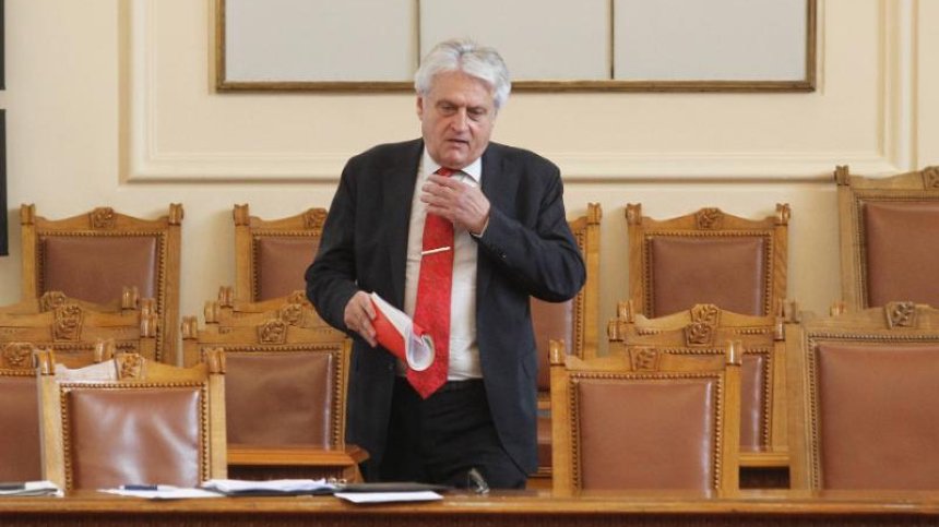 Рашков не е получавал покана от Радев