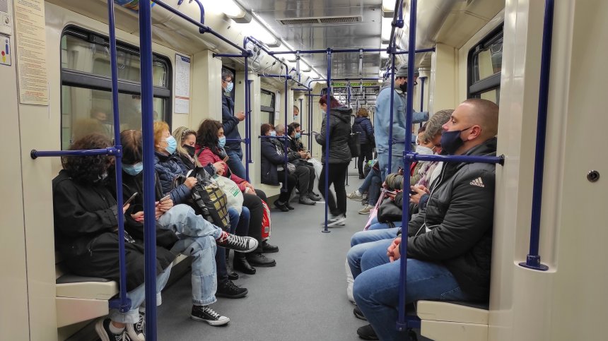 Можем да платим вече и пътуването в метрото с банкова карта