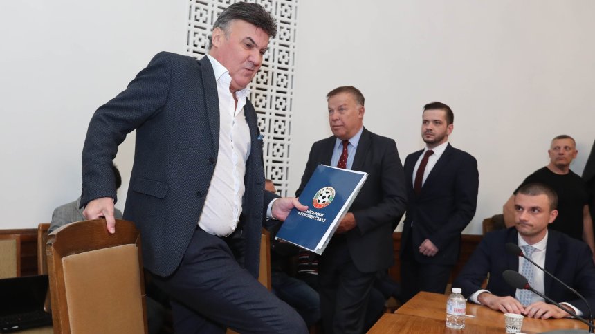 Ще видим ли честен Конгрес, кой ще седне на стола на Михайлов и ще се кандидатира ли той отново?