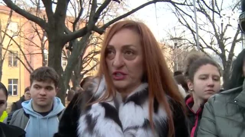Скандал в гимназия в Дупница: Учители твърдят, че директорът им оказва натиск заради сигнал за нарушения