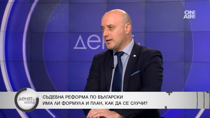"Продължаваме промяната" и ДБ подписаха коалиционно споразумение: Борбата е за доверие
