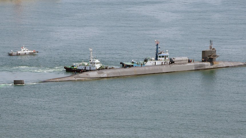 Американска атомна подводница акостира край бреговете на Южна Корея