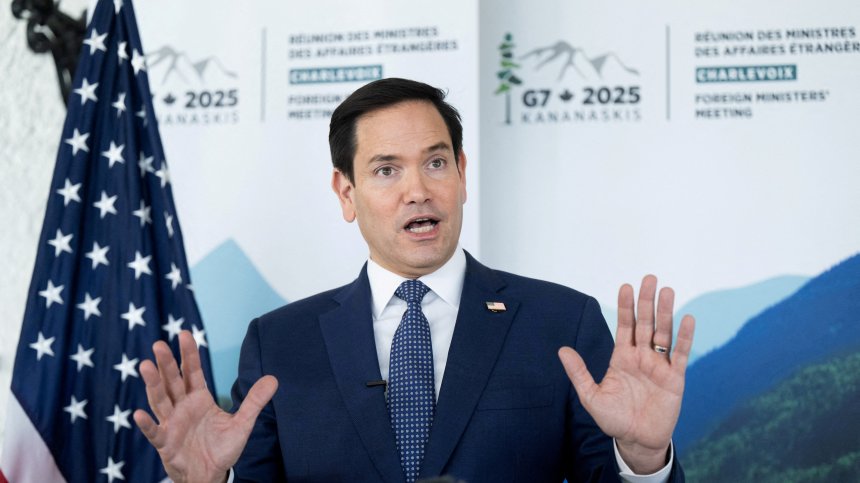 САЩ спешно започват масово да прекратяват визи на студенти