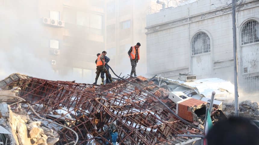 Жертвите след израелския ракетен удар в Дамаск станаха 13