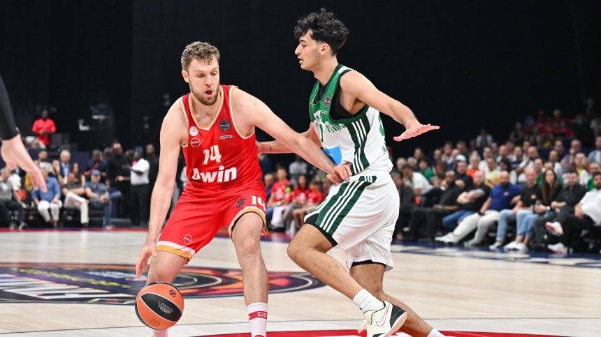 "Олимпиакос" и Александър Везенков изравниха серията срещу "Панатинайкос"