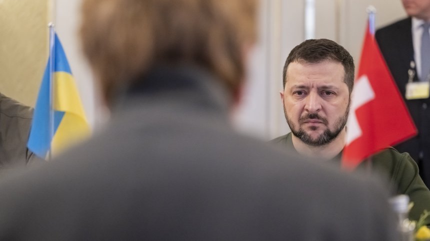 Зеленски пристигна в Давос и ще търси още подкрепа, Денков каца във вторник