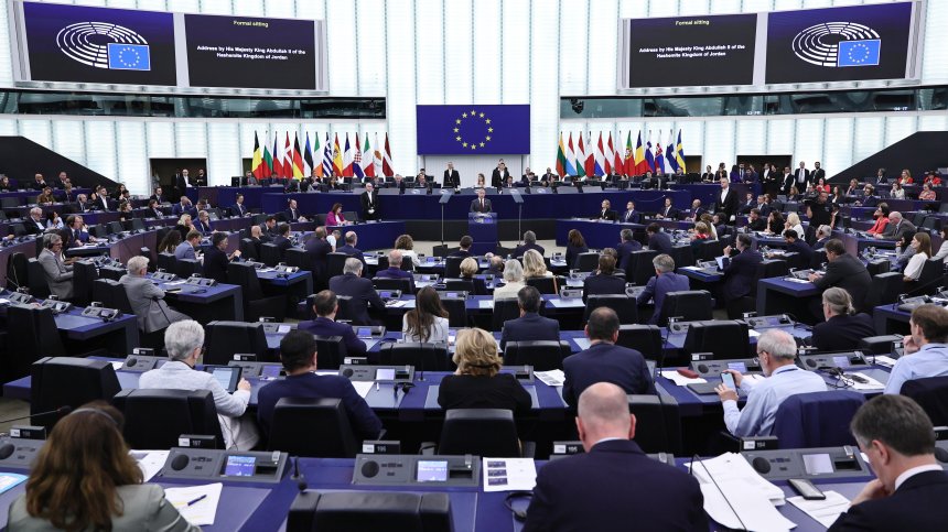 "Македонска идентичност" и "македонски език" отпадат от доклада за РСМ