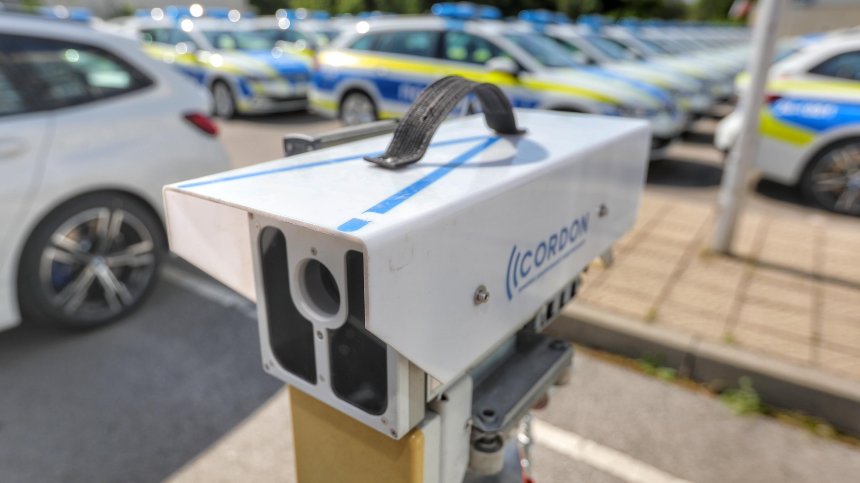 Спипаха шофьор да кара със 133 км/ч в село, ще отнесе глоба близо 1000 лв.