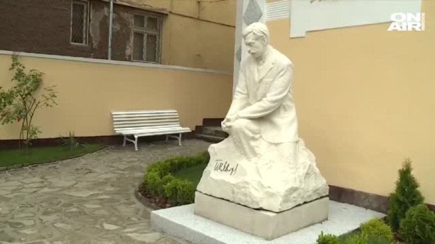 Общината взима къщата на Яворов