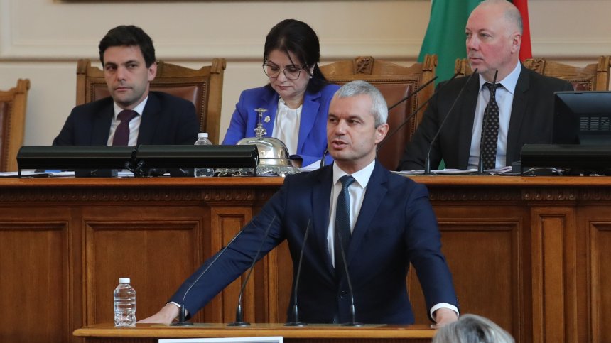 Лют скандал между "Възраждане" и ПП-ДБ в парламента