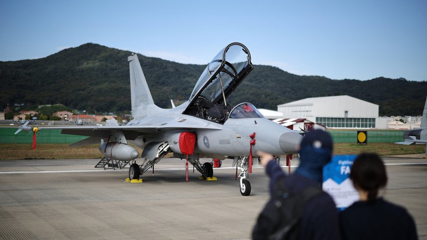 Южна Корея откри най-голямото изложение за отбрана (СНИМКИ)