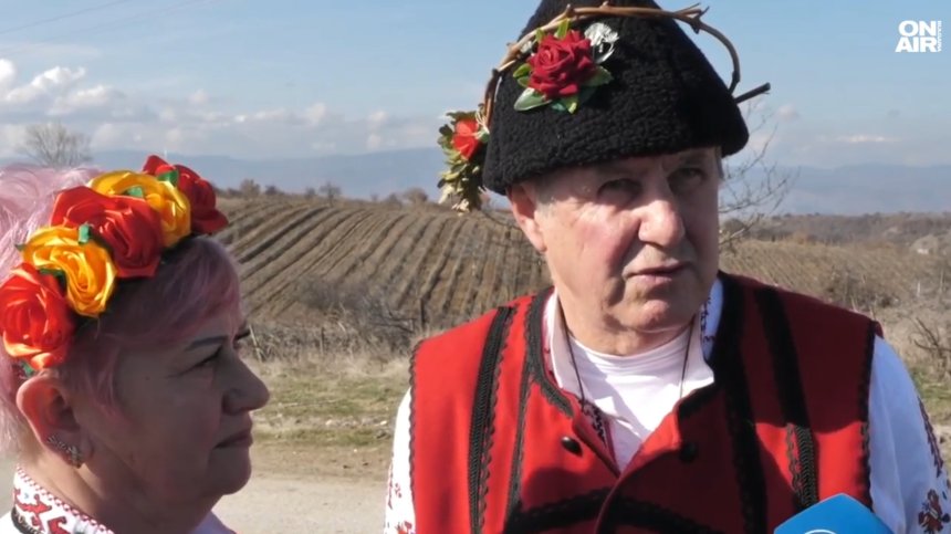 Дъбрава празнува Трифон Зарезан с вино, традиции и весело настроение (+ВИДЕО)