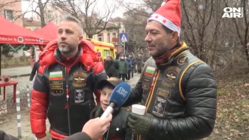 Доброта отвъд празниците: "Помощ на две колела" продължава до пролетта