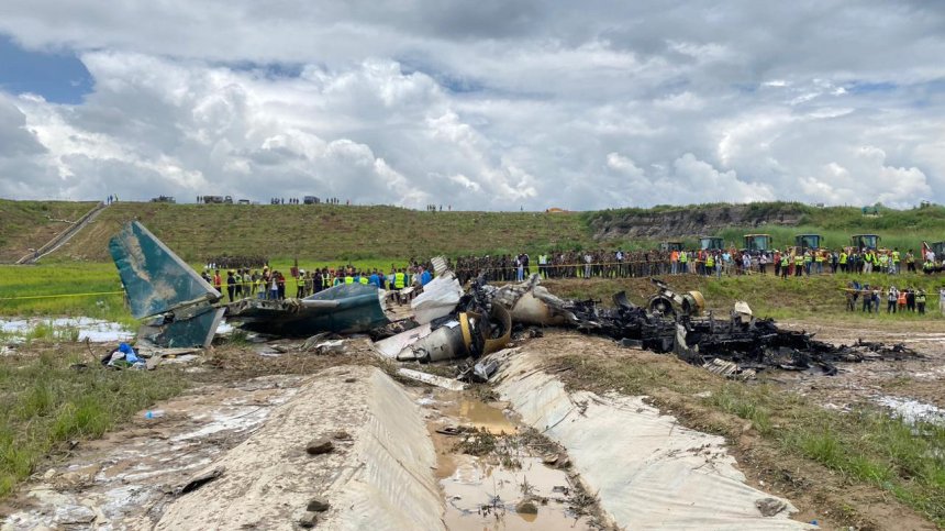 Двама пилоти загинаха при самолетна катастрофа в Русия