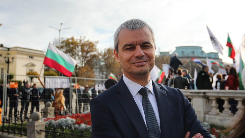 Костадинов призова протестите да продължат, оставка и предсрочни избори