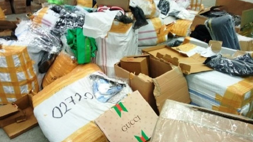 Митничари задържаха над 16 хиляди ментета на маркови стоки