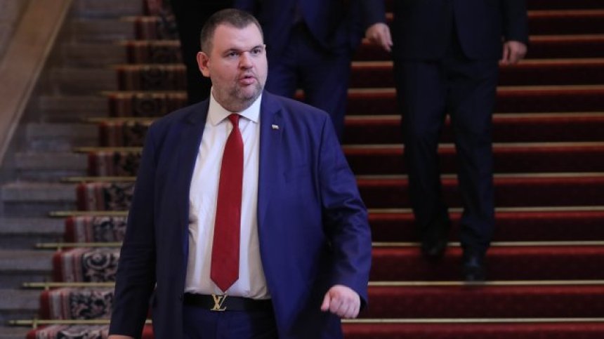 Пеевски: Може да управляваме с Кирил Петков, не е задължително да е с Борисов