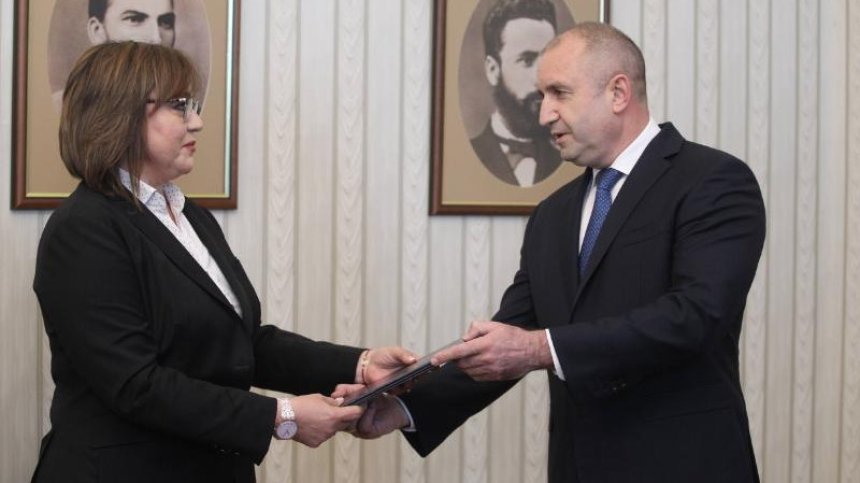 Последен шанс: БСП получава мандат за съставяне на правителство