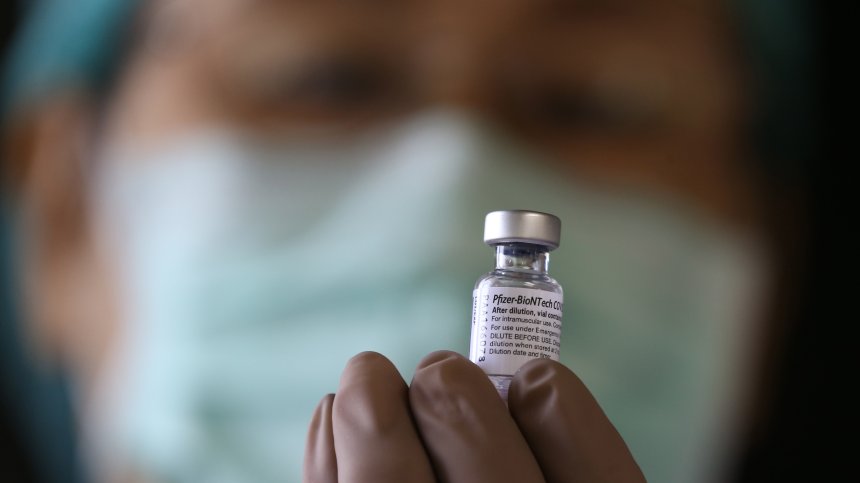 Pfizer: Възможна е появата на нов щам, устойчив на ваксината срещу Ковид-19