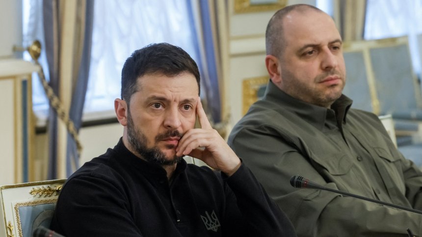 Разследват военния министър на Украйна за злоупотреба с власт