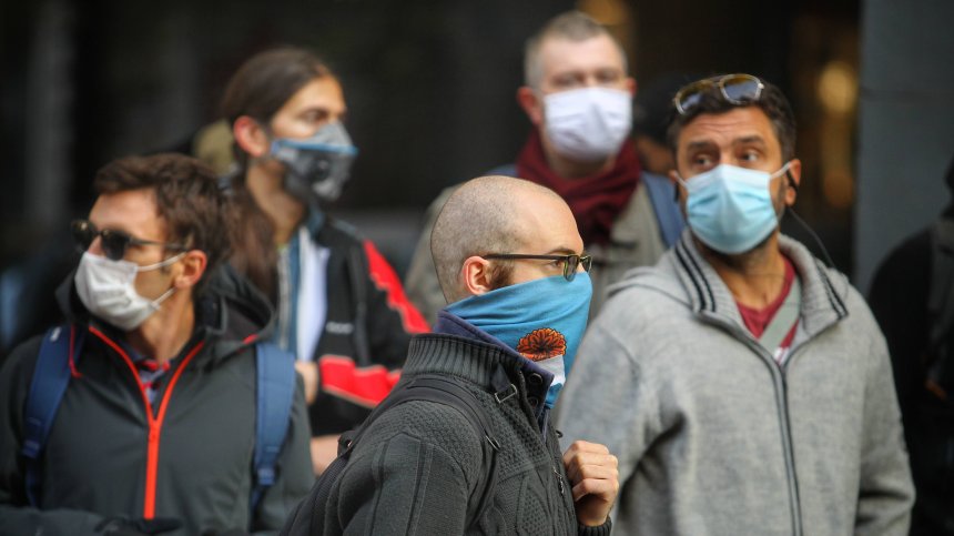 Здравната комисия реши за маските и парите за медиците след 1 април