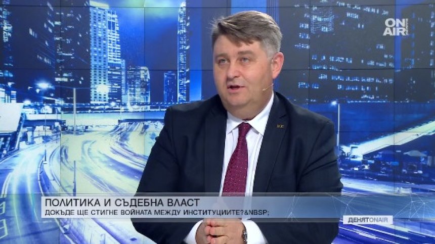 Член на ВСС: Някой предварително е решил какво е правилното решение за Гешев