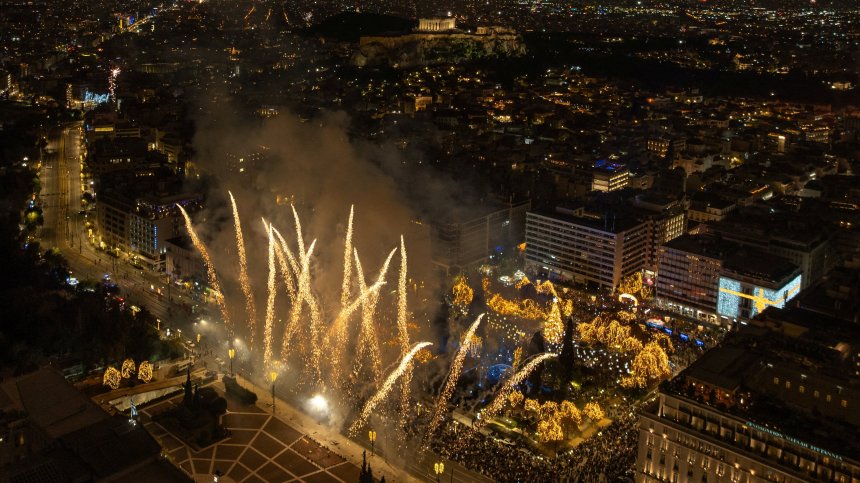 Атина посрещна 2026 г. с музика, шоу с дронове и безшумни&nbsp;фойерверки