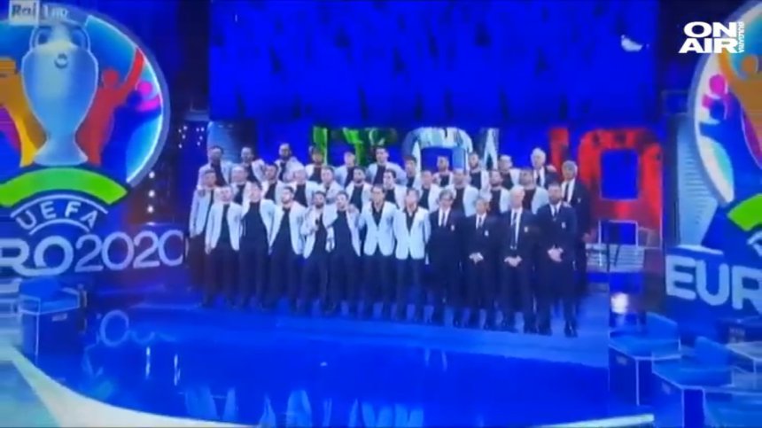 Нестандартно: Италия представи състава за Евро 2020 със зрелищно шоу