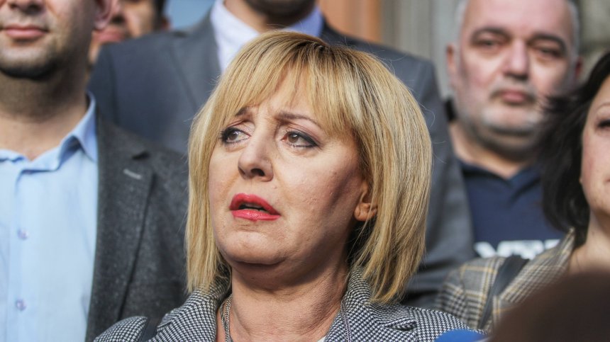 Манолова: Съхраняват рисково машините за гласуването, къде е полицията