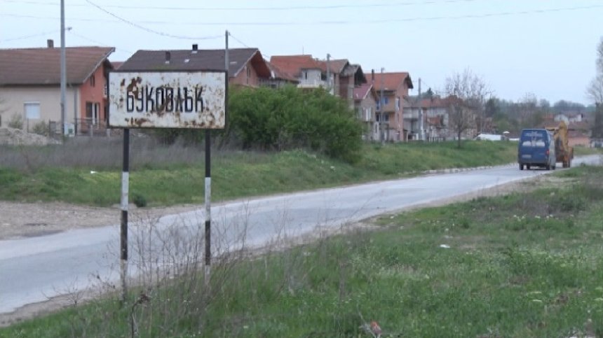 Буковлък на протест, кметът иска селото да бъде поставено под карантина