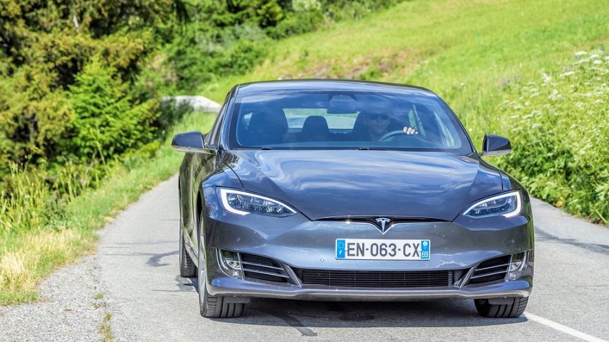 Tesla постави рекорд за най-бърза обиколка на трудна писта в САЩ