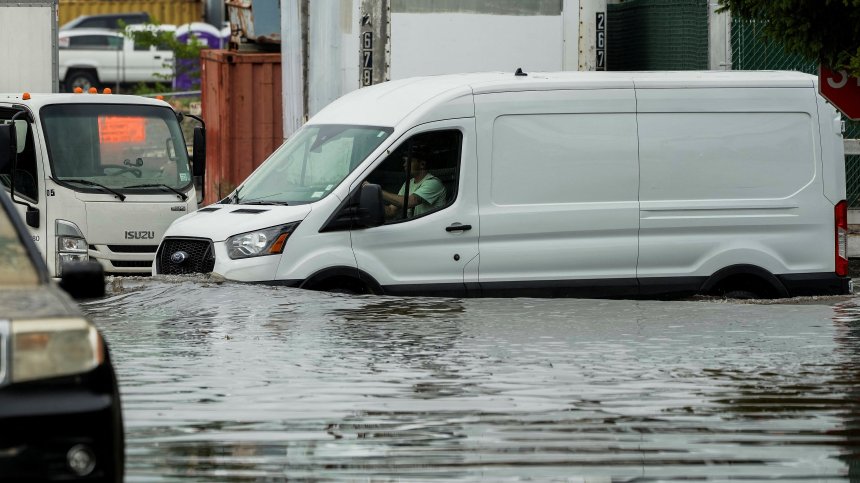 Жена загина при буря в Букурещ
