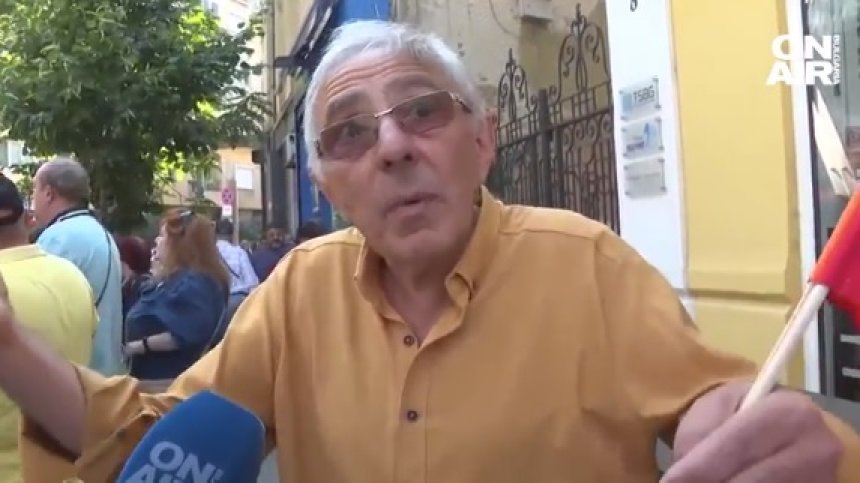 Десетки протестират в София срещу агресията в Нагорни Карабах: Умират млади хора