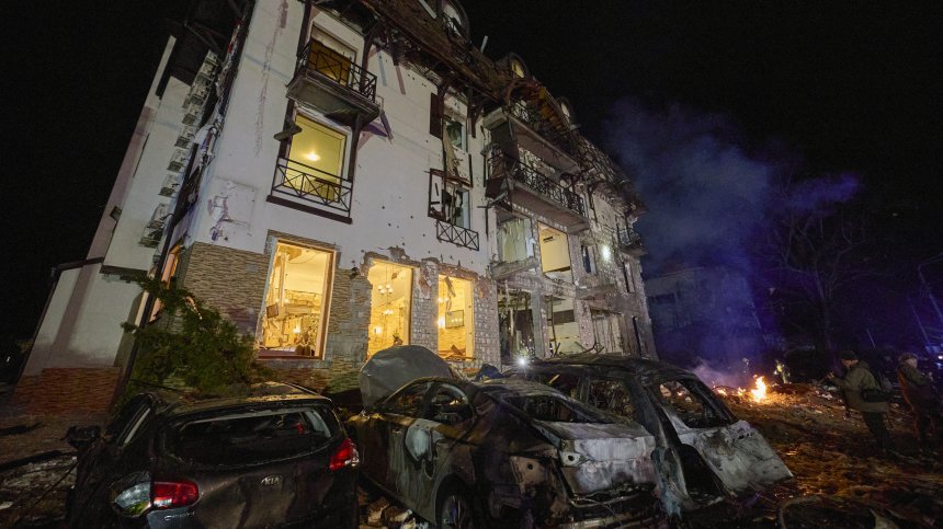 Русия атакува с минохвъргачки и дронове Бахмут и Харков