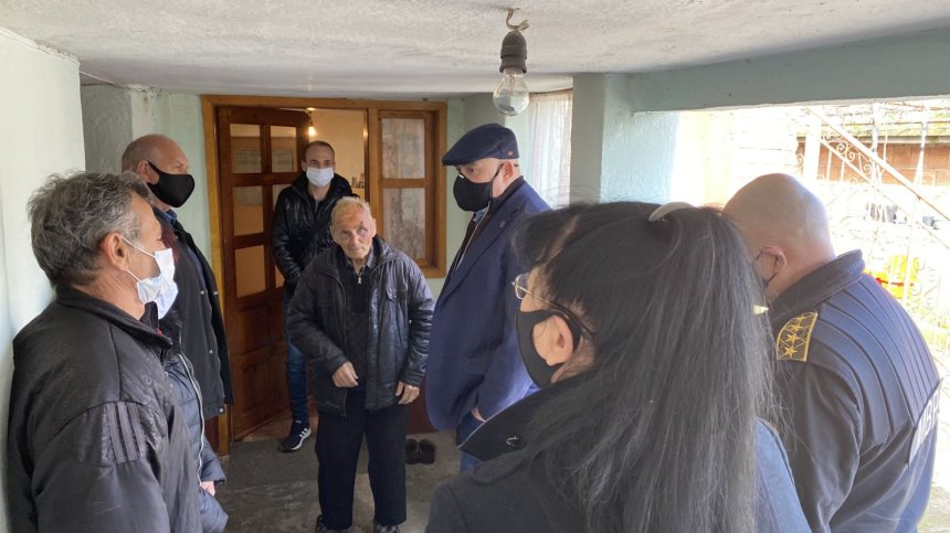 Ограбиха и пребиха дядо в пловдивско село, Гешев лично направи проверка