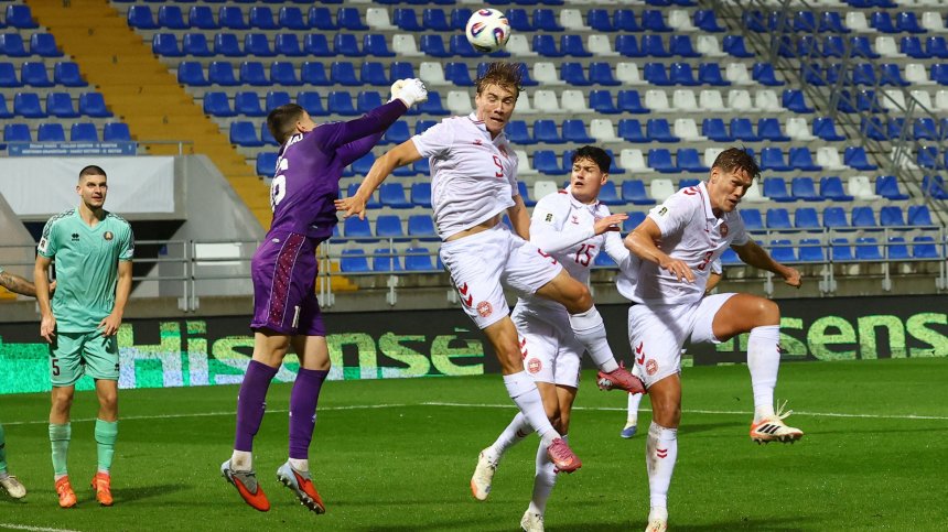 Дания вкара 6 гола на вратаря на ЦСКА, Шотландия удари Гърция