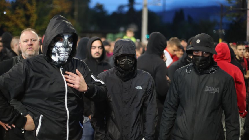 Фенове на ЦСКА блокираха "Орлов мост", дадоха седмица на властите
