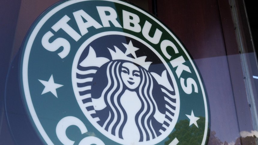 Starbucks затваря над половината си кафенета в Китай заради вируса