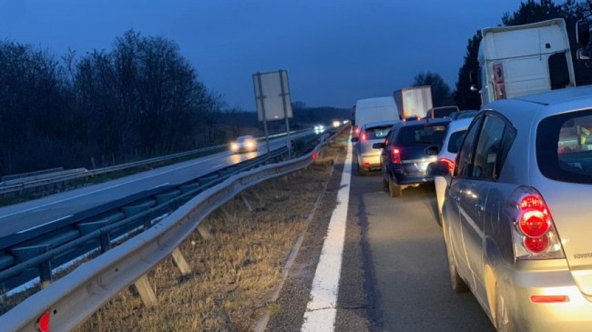 Огромно задръстване на АМ "Тракия" (ВИДЕО)