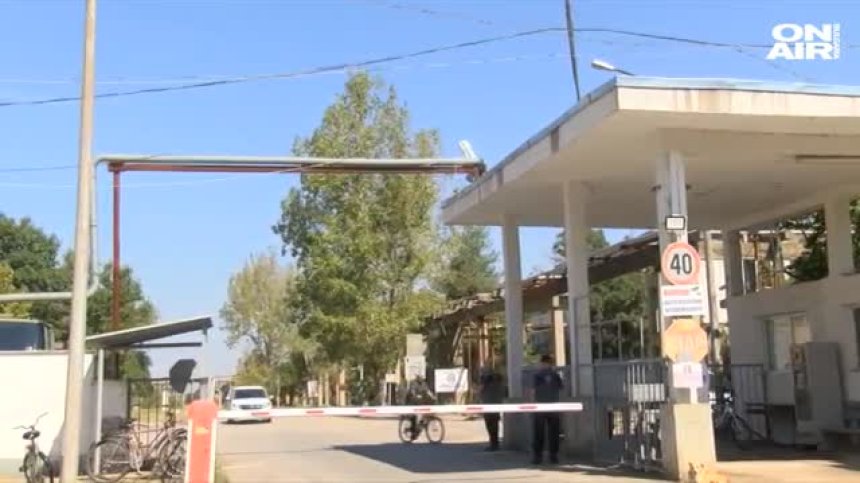 Силен вятър разпали отново огъня в комбинат "Свилоза"