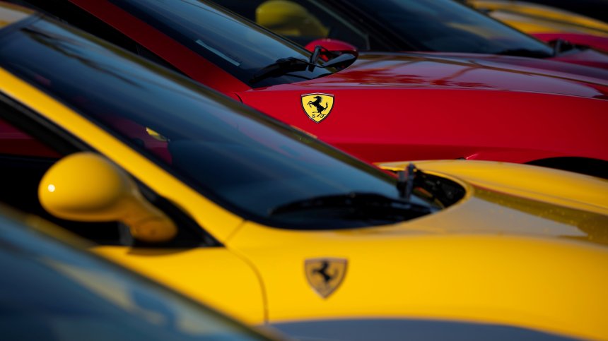 Ferrari маха педалите и кормилото от колите си&nbsp;
