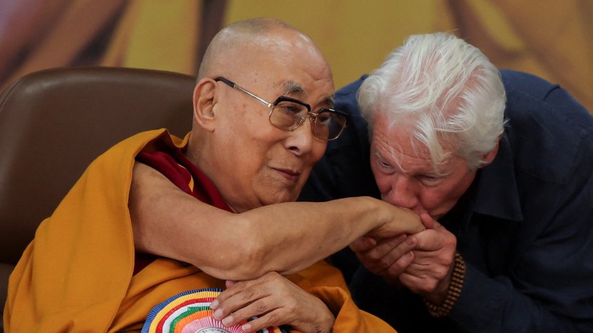 Далай Лама: Ще живея още 40 години - до 130