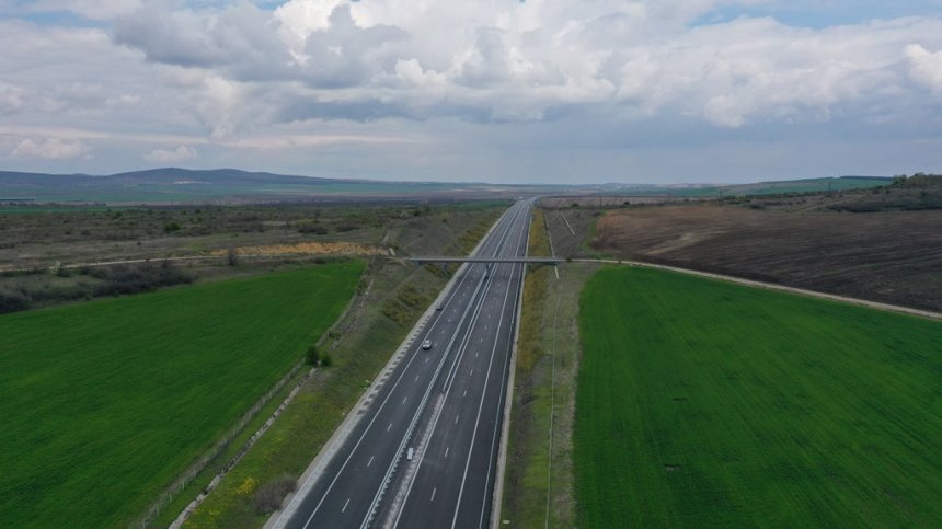 Ограничават движението по АМ "Тракия" на три места