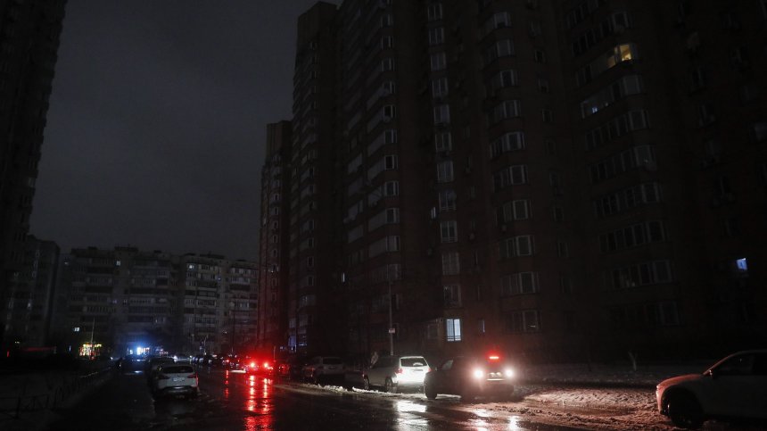 Киев възстанови електрозахранването, но 30% от жителите все още са на студено и без вода