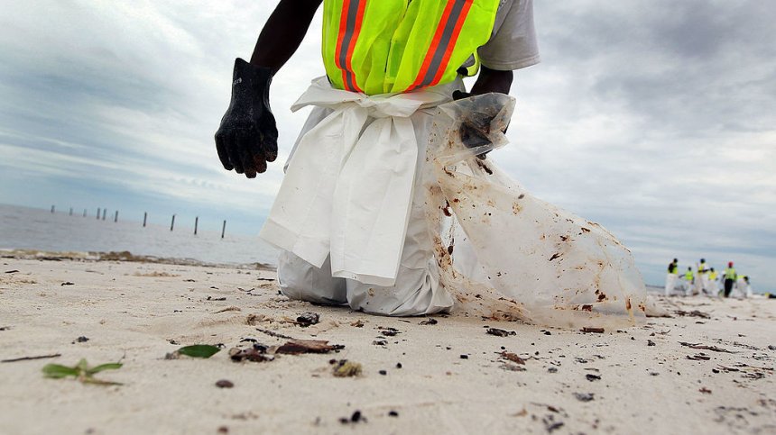 Край на замърсяванията на морета и океани? Създадоха биоразградим полимер