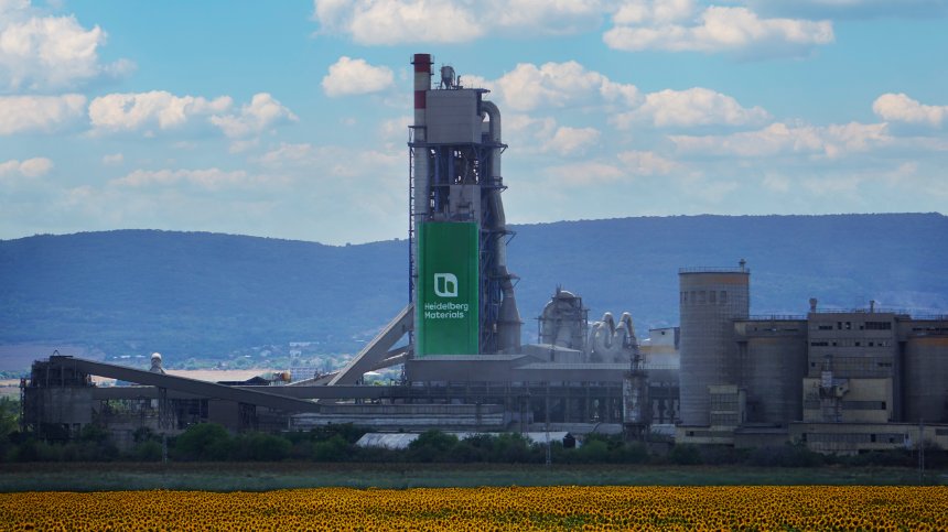 Heidelberg Materials Devnya JSC и ENEARTH LIMITED сключиха стратегическо партньорство за транспортиране и съхранение на CO₂ в България